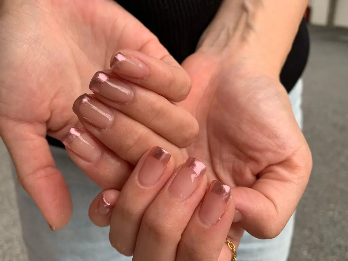 ネイル フレンチネイル ミラーネイル ピンク eiju .のネイルデザイン