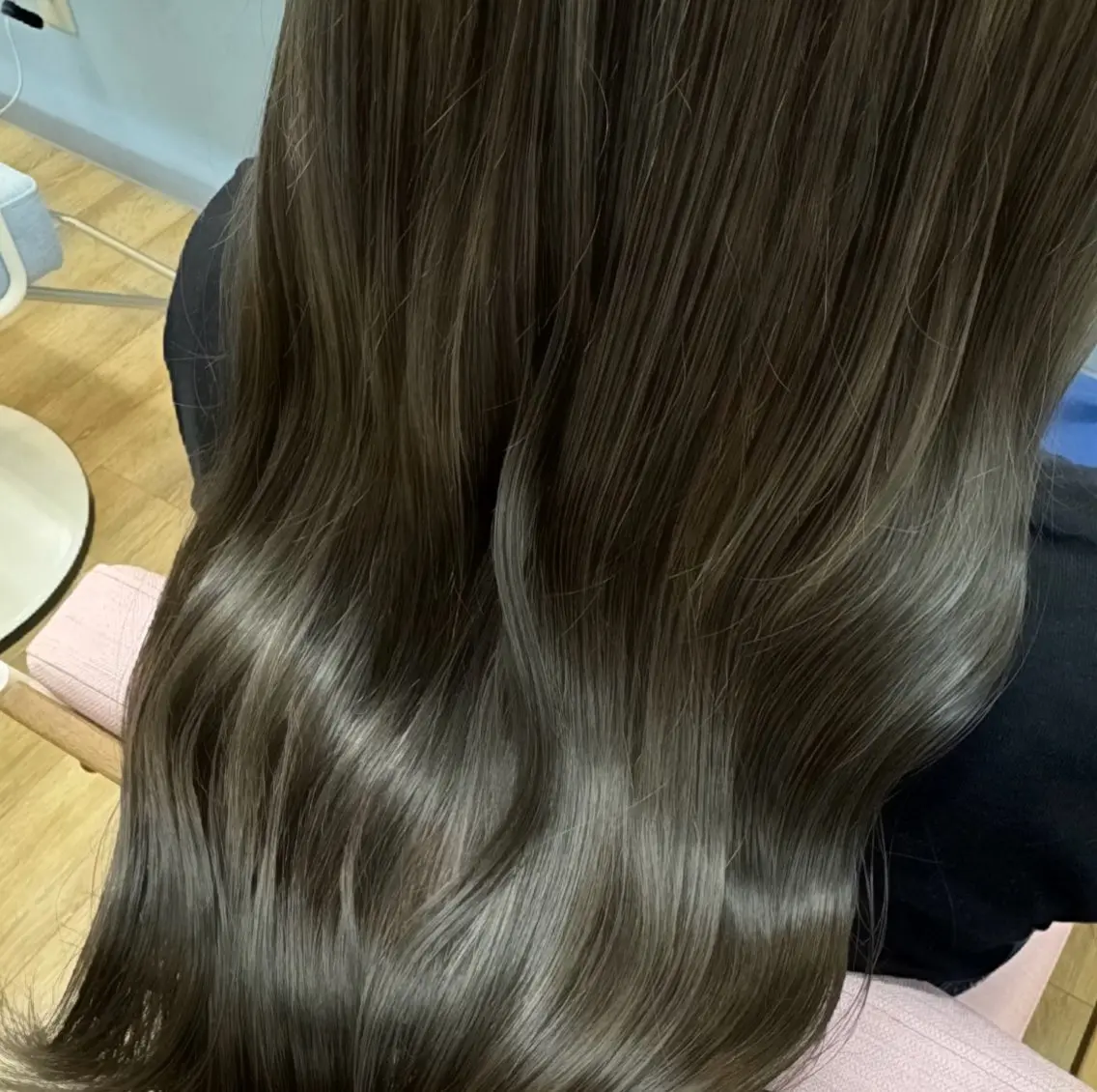カラー ベージュカラー ブリーチ オリーブベージュ ヘアカラー トリートメント かりん 🤍のヘアスタイル