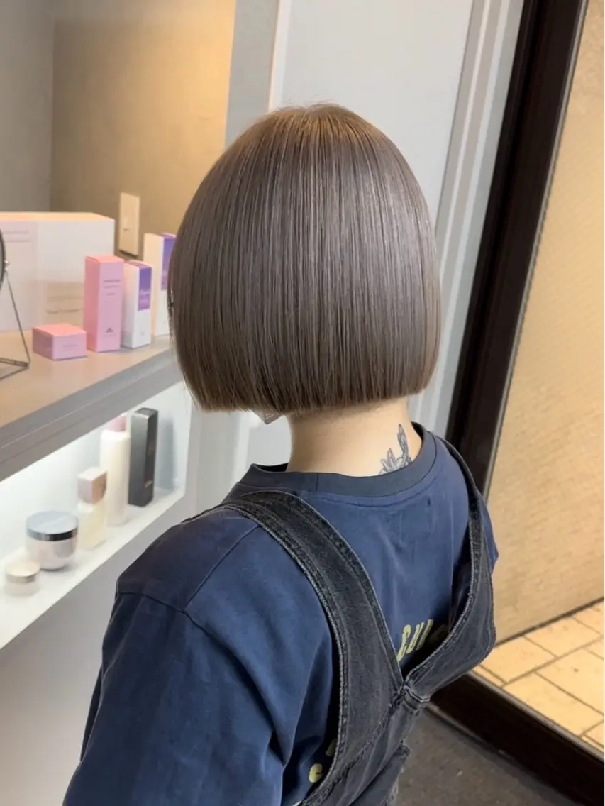 ショート カラー ブリーチ ケアブリーチ ダブルカラー イヤリングカラー ハイトーンカラー GISEL 小倉のヘアスタイル