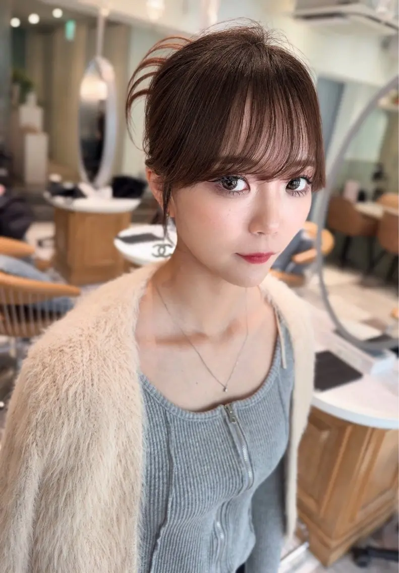 ミディアム カラー ベージュカラー 黒髪 ブリーチ ブルーカラー ブルーブラック カット ヘアカラー トリートメント 木屋元一/透明感 /前髪/レイヤーのヘアスタイル
