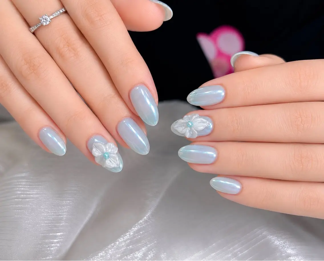 ネイル アートネイル ボルドー フレンチネイル ジェルネイル 氷ネイル・うるうるネイル ハンドネイル Julie Nail Hinのネイルデザイン