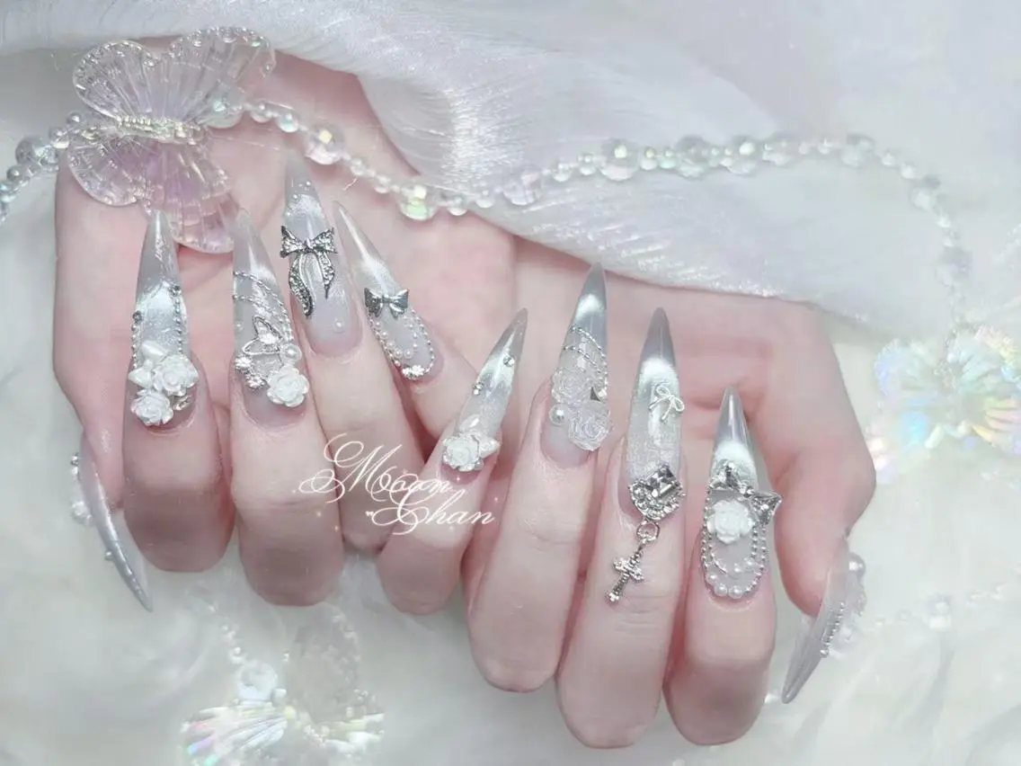ネイル 長さ出し キラキラネイル 韓国ネイル ロングネイル マグネットネイル ハンドネイル ハンドケア KTNail 🎀 長さ出し専門店のネイルデザイン