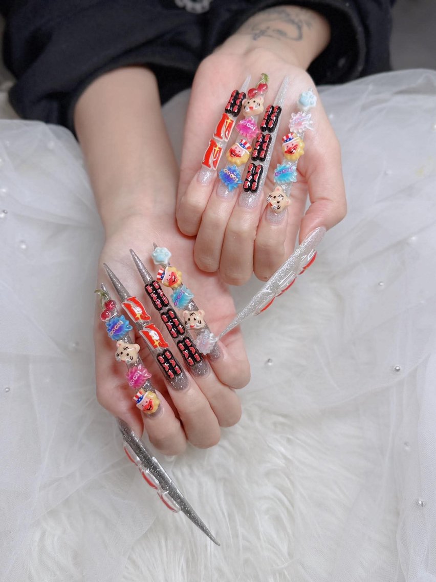 ネイル チークネイル フレンチネイル キラキラネイル 韓国ネイル マグネットネイル ハンドネイル yuuna hbabynailのネイルデザイン