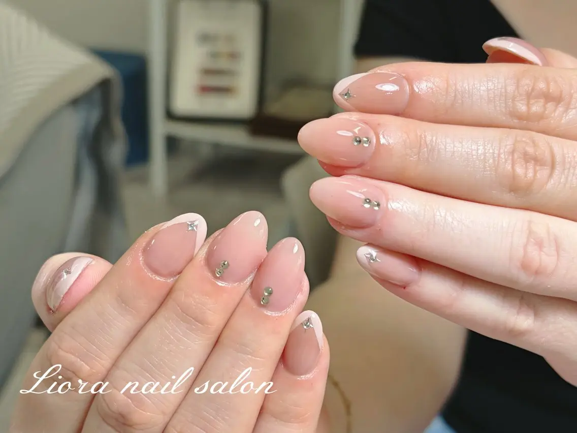 ネイル チークネイル フットネイル フレンチネイル ジェルネイル ガーリー ハンドネイル Liora nailのネイルデザイン