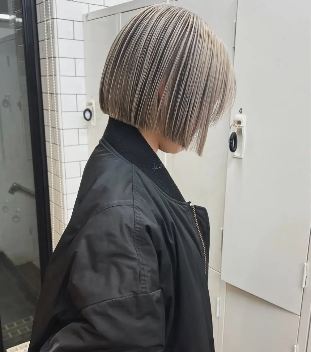 ブリーチ＋カラー＋トリートメントの写真