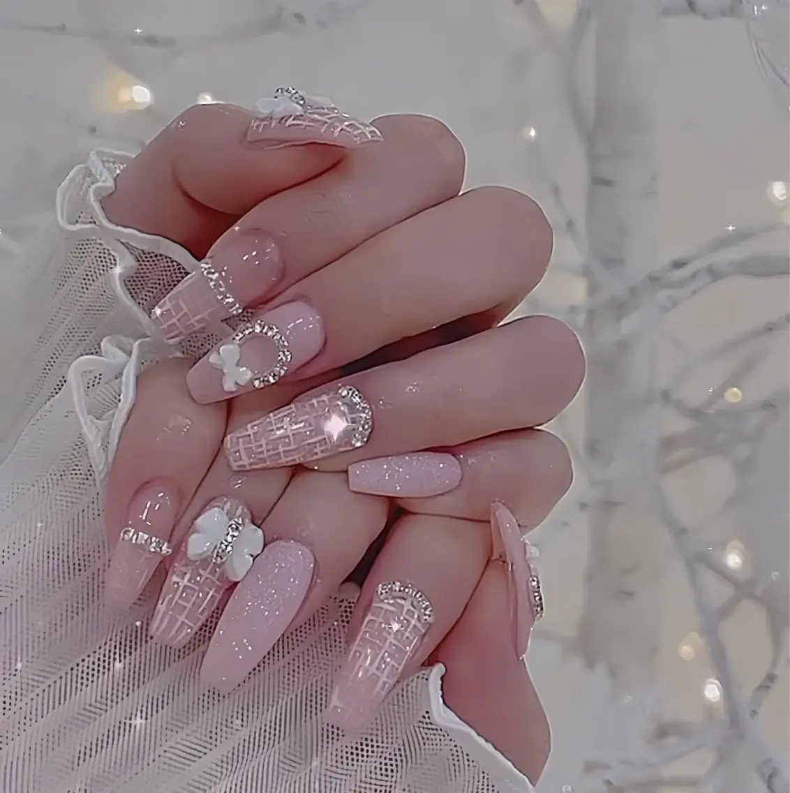 ネイル オーロラネイル チークネイル 桜ネイル クリアネイル ドット ハンドネイル Rin Nail 新大久保店のネイルデザイン