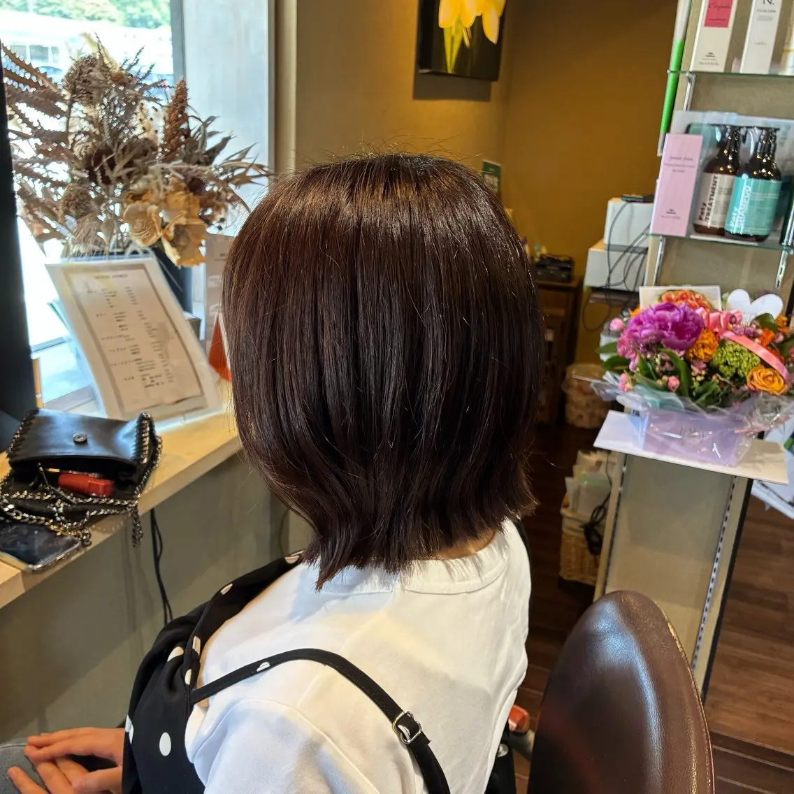ショート チョコレートブラウン 梅田 花音のヘアスタイル