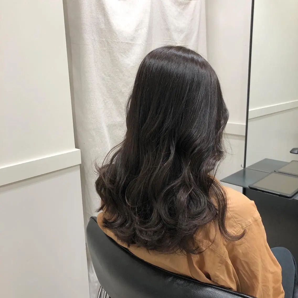 セミロング カラー 🫧こおりやま なつみ🫧のヘアスタイル