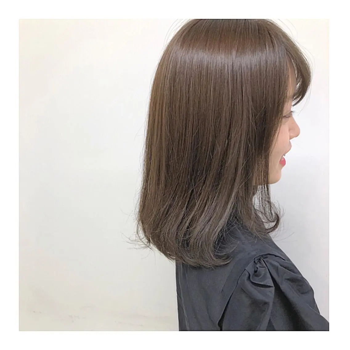 ミディアム カラー ベージュカラー 透明感カラー グレージュ ラベンダーカラー ラベンダーグレージュ レイヤーボブ/ボブ 仲川和人のヘアスタイル