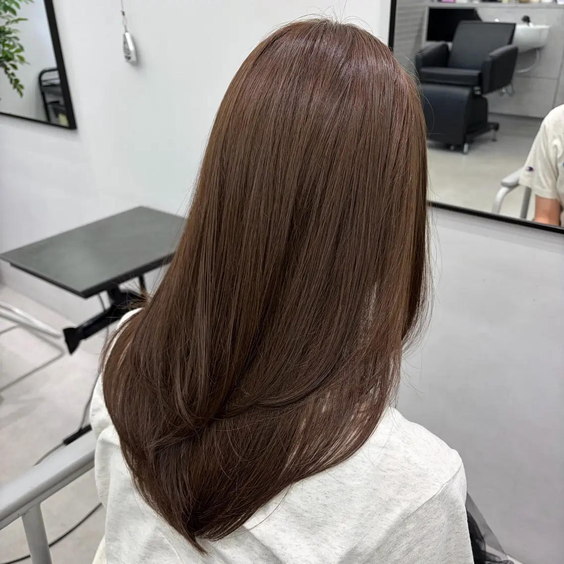 ミディアム カラー ベージュカラー カット ヘアカラー joule 藤原沙綾のヘアスタイル