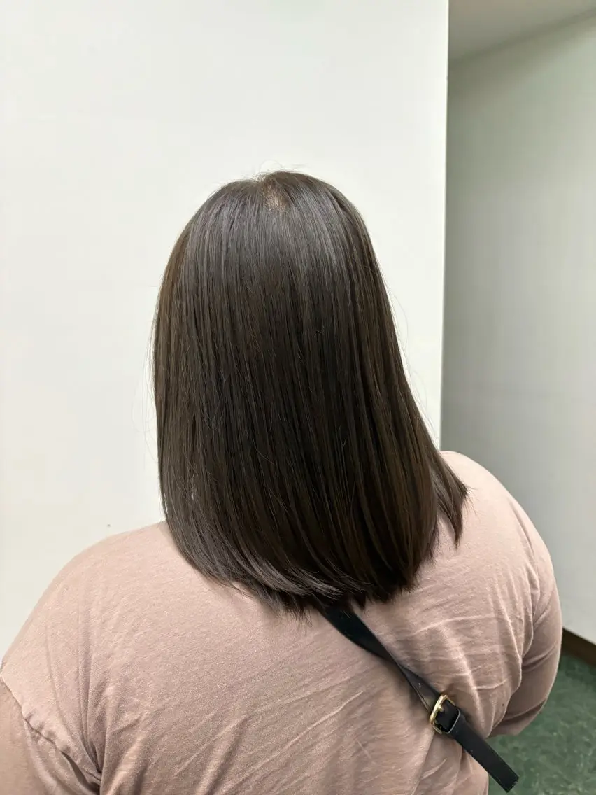 ミディアム カラー アッシュ ベージュカラー ブリーチ 透明感カラー ブリーチなしカラー ヘアカラー トリートメント saya (サヤ)のヘアスタイル