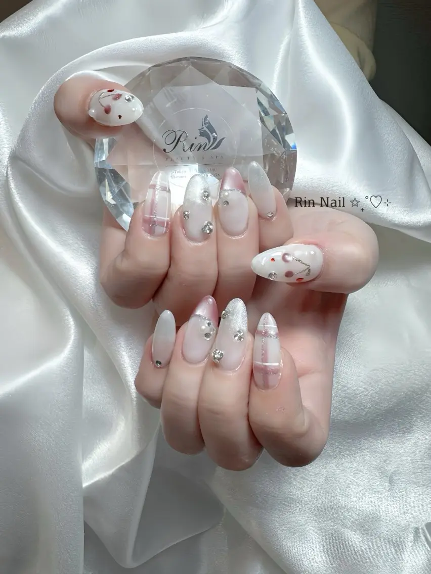ネイル アートネイル チークネイル ジェルネイル ロングネイル マグネットネイル ハンドネイル Rin Nail 新大久保店のネイルデザイン