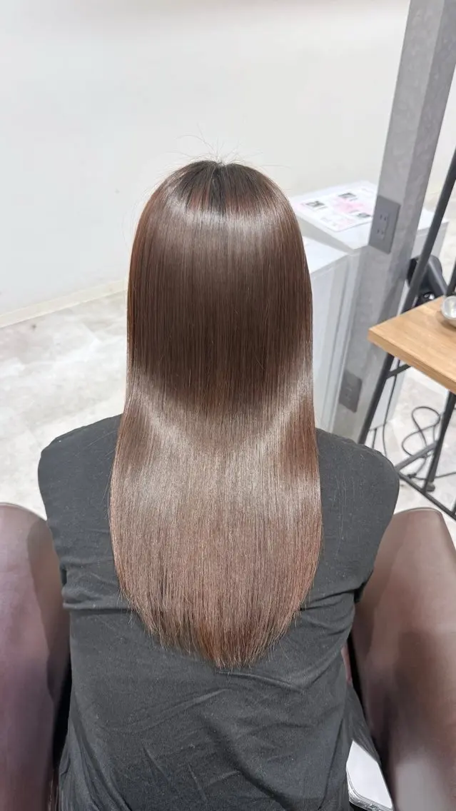 ロング パーマ 縮毛矯正 縮毛矯正 トリートメント 紅都🫧 透明感水光カラーのヘアスタイル