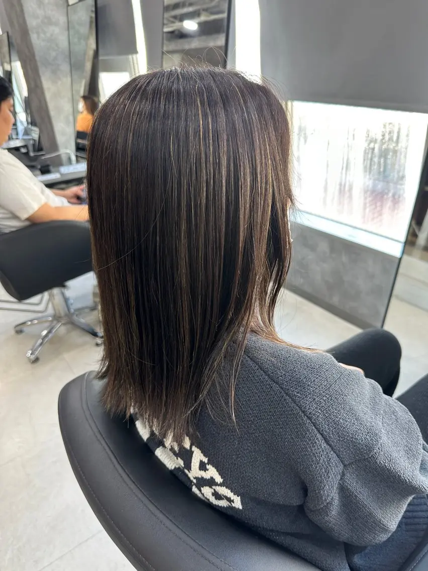 セミロング ハイライト ヘアカラー 森本 倭のヘアスタイル