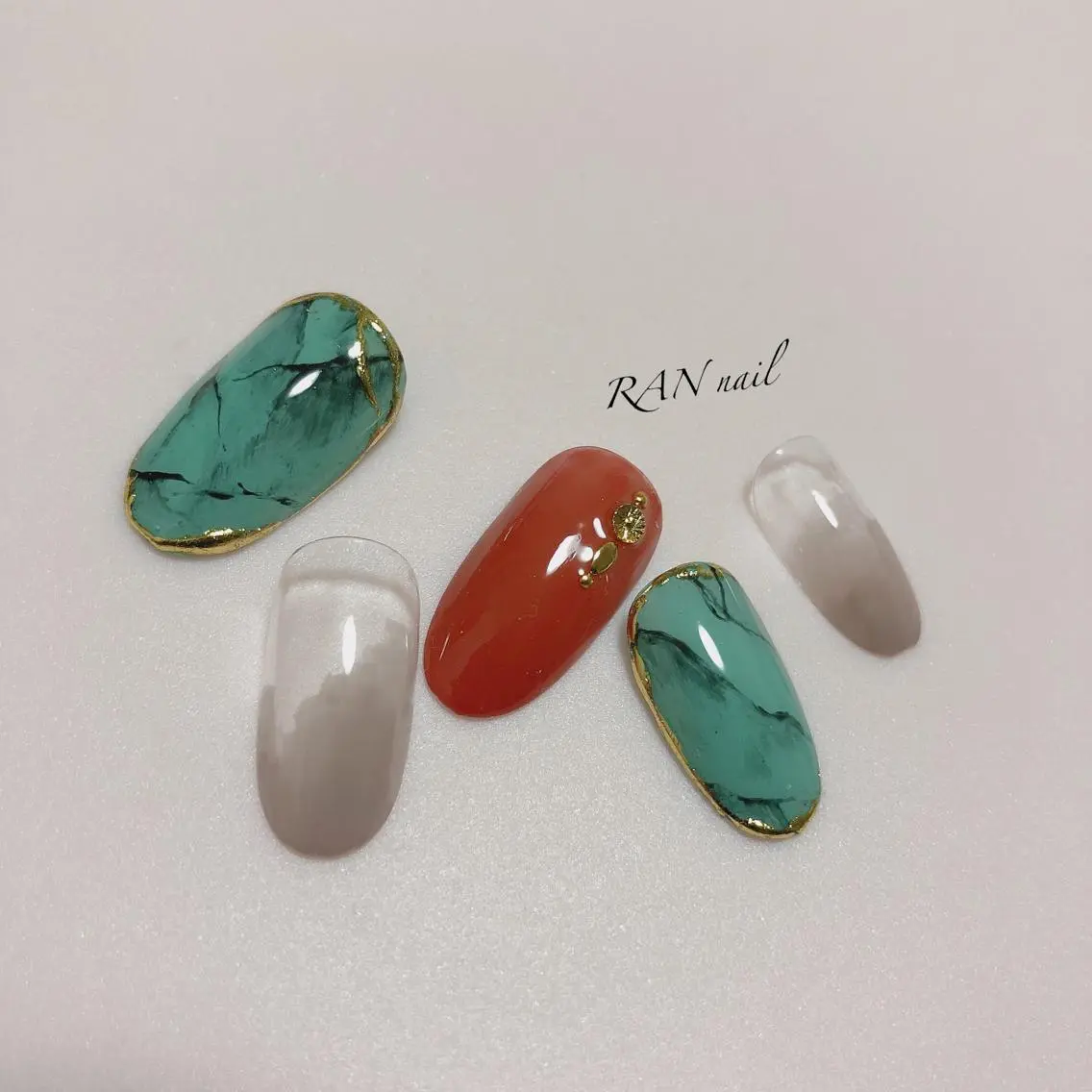 ネイル ハンドネイル フットネイル RAN nailのネイルデザイン