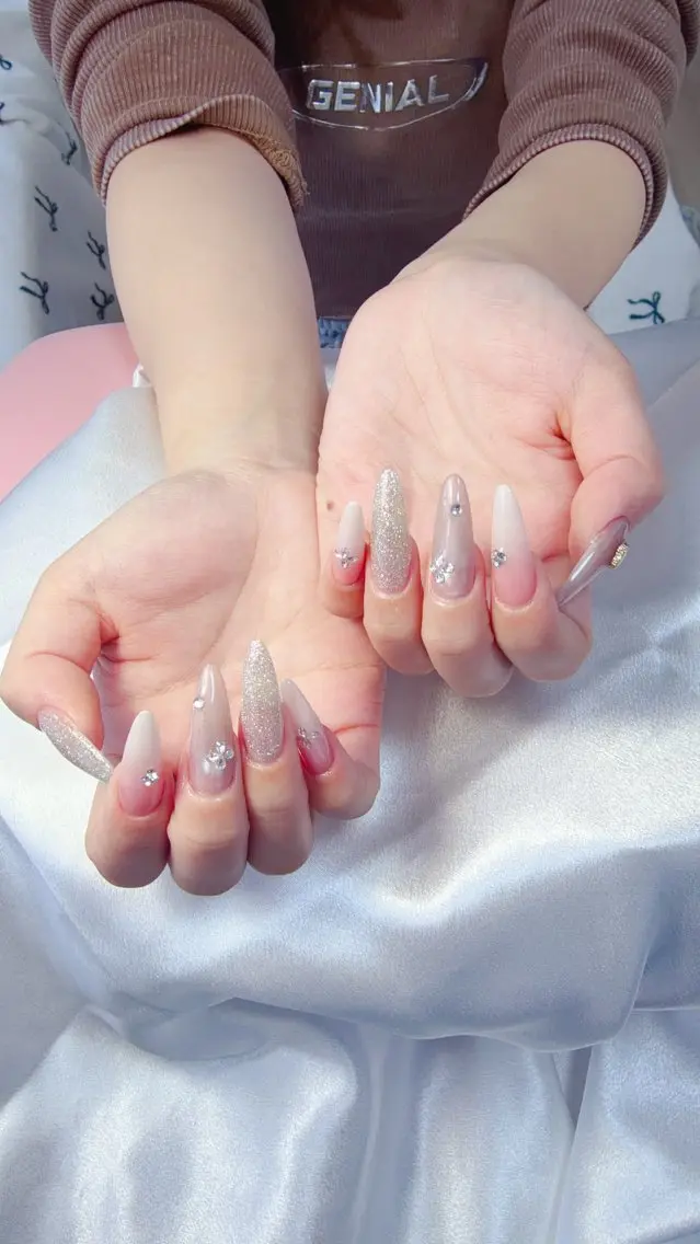 ネイル オーロラネイル チークネイル 長さ出し フットネイル フレンチネイル ハンドネイル Miss Nailのネイルデザイン