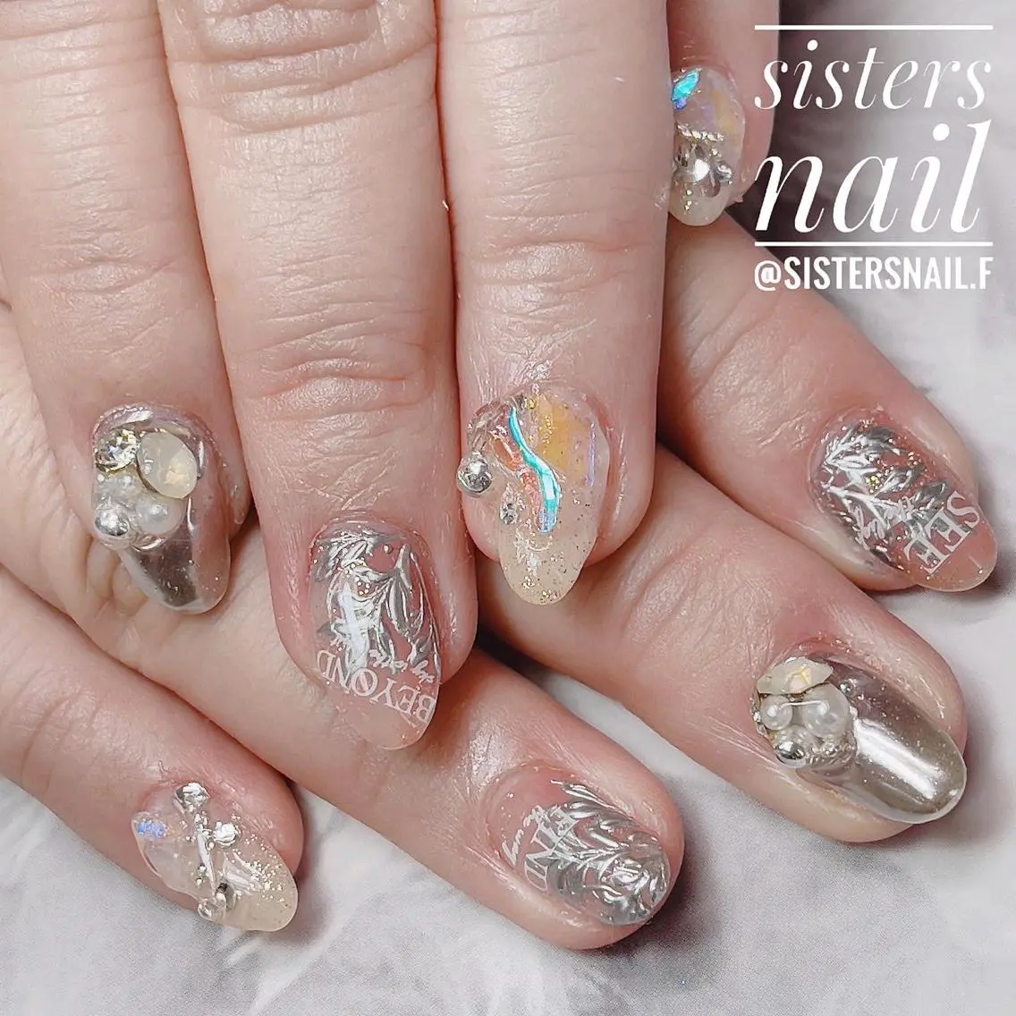 ネイル アートネイル ゴールド キラキラネイル ミラーネイル 持ち込み sisters nail.fのネイルデザイン
