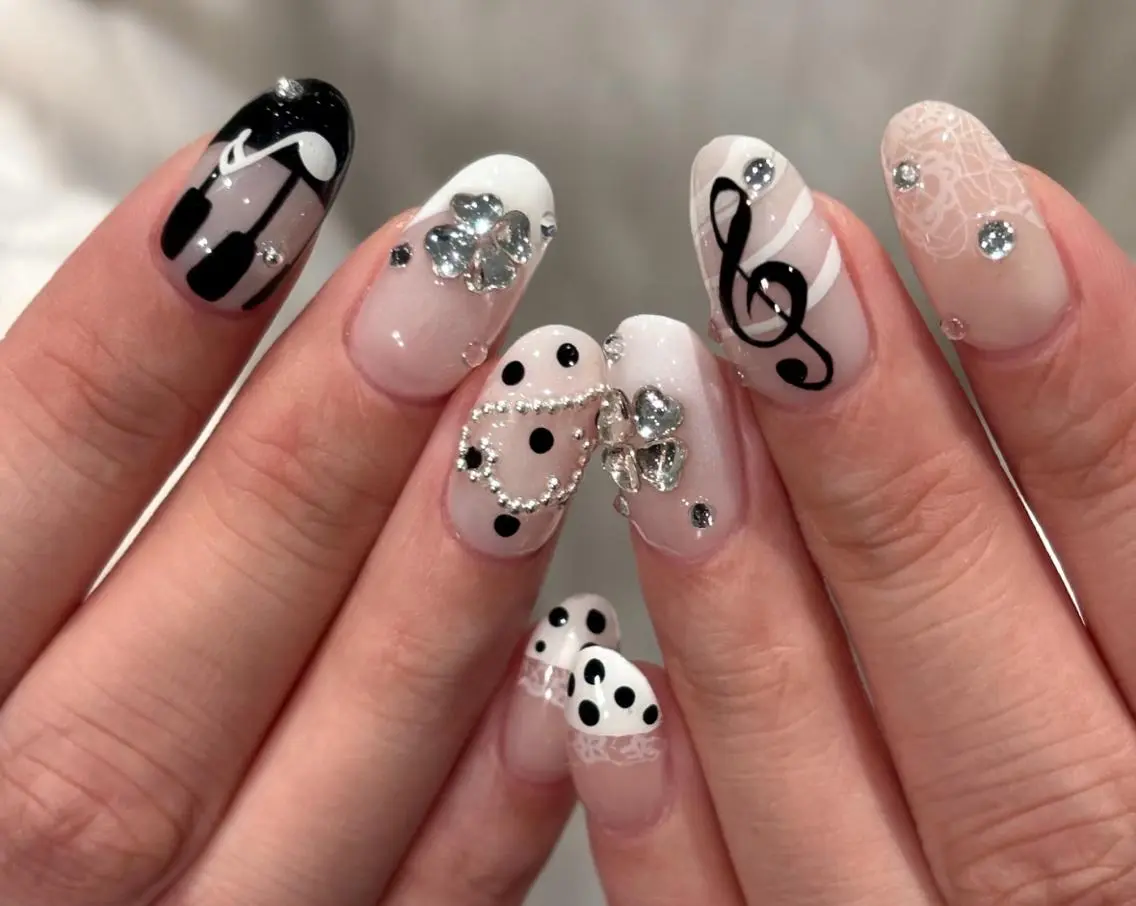ネイル ハンドネイル 🎀 NaNa_nailのネイルデザイン