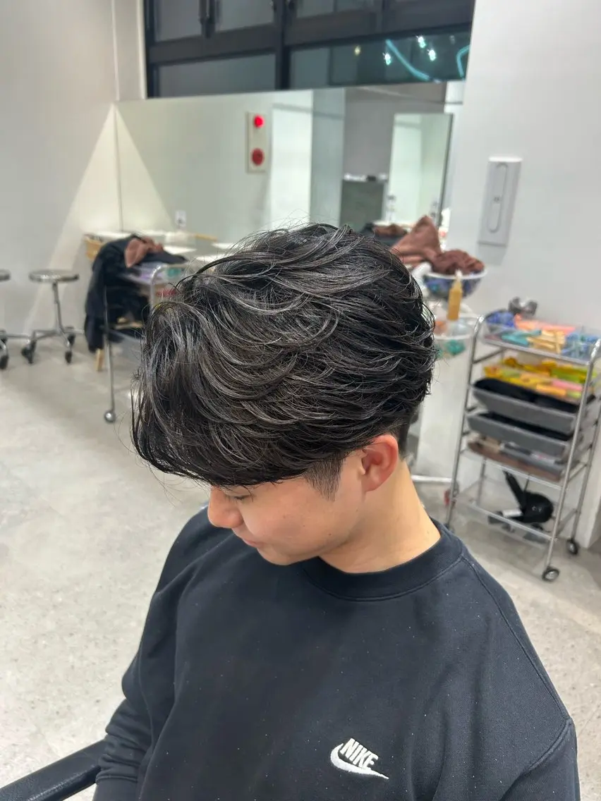 パーマ メンズ カット パーマ パーマカラー支持⭕️ 春山凜乃介のヘアスタイル