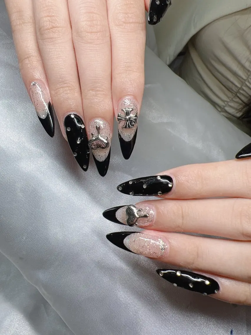 ネイル 長さ出し グラデーション 卒業式 キラキラネイル マグネットネイル Lee Nailsのネイルデザイン