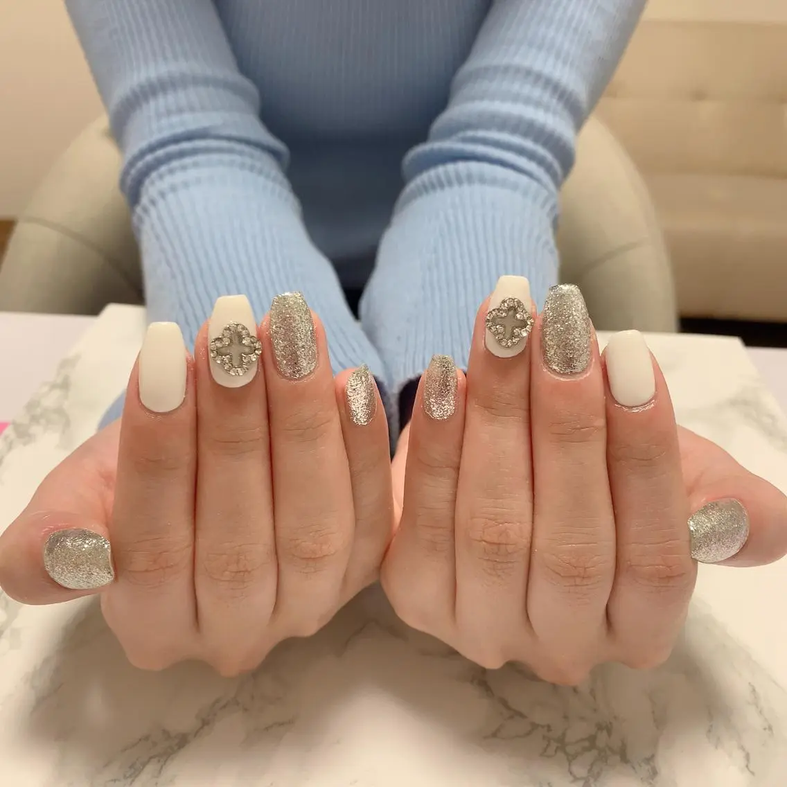 ネイル ハンドネイル はな💎ネイル ワンホン、長さ出しのネイルデザイン