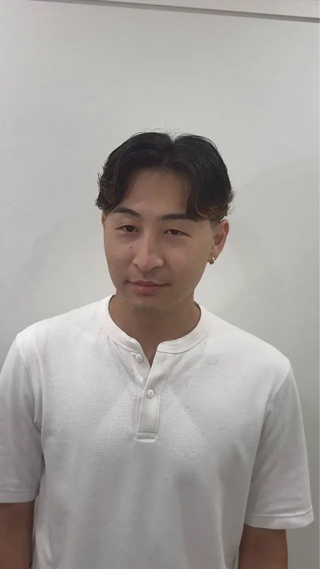 ショート パーマ メンズ センターパート フェードカット 刈り上げ カット パーマ SHUN札幌 メンズパーマフェードのヘアスタイル
