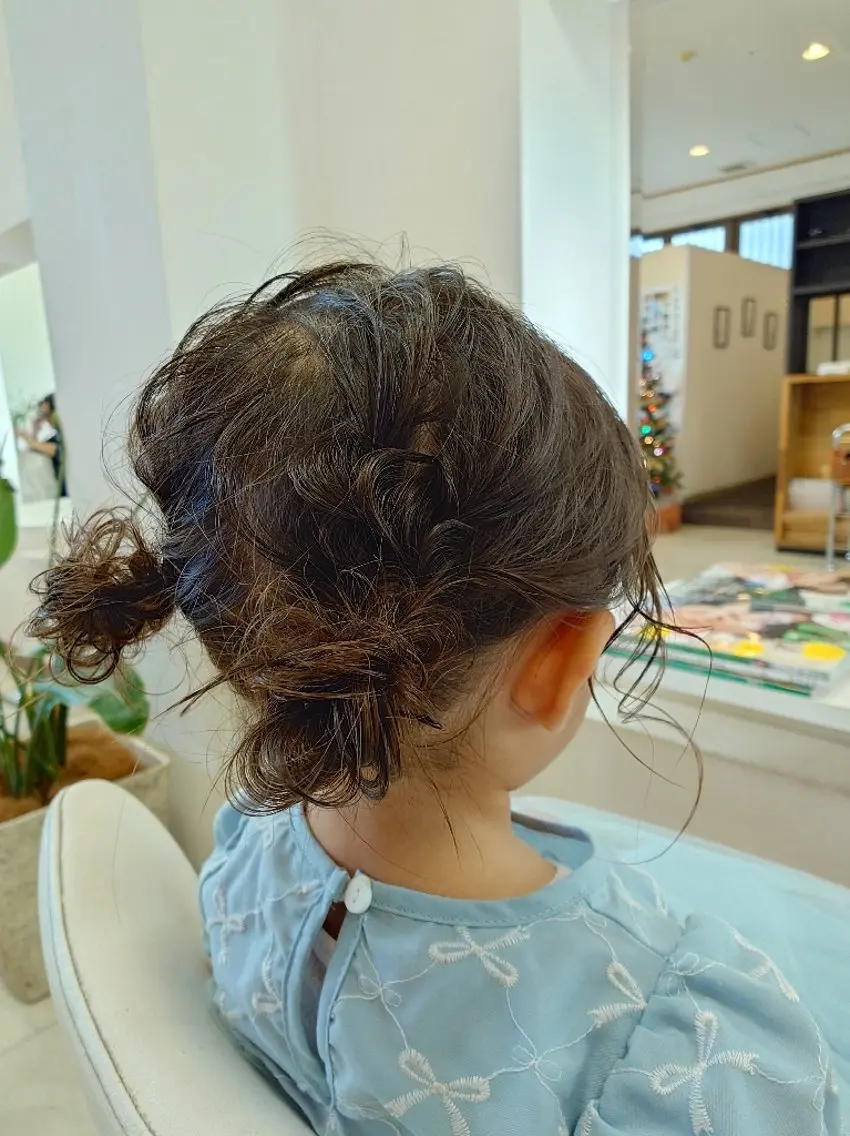 キッズ セミロング ヘアセット キンジョウ エナミのヘアスタイル