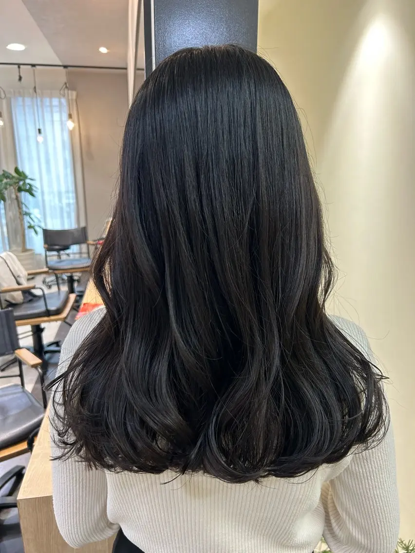 ロング カラー アッシュ アッシュグレー hubhair レイヤー/透明感のヘアスタイル