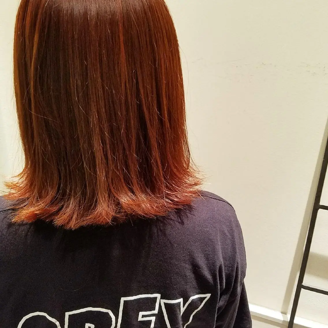 カラー ミディアム オレンジ 外ハネヘア 🙃 透明感カラー/ボブのヘアスタイル