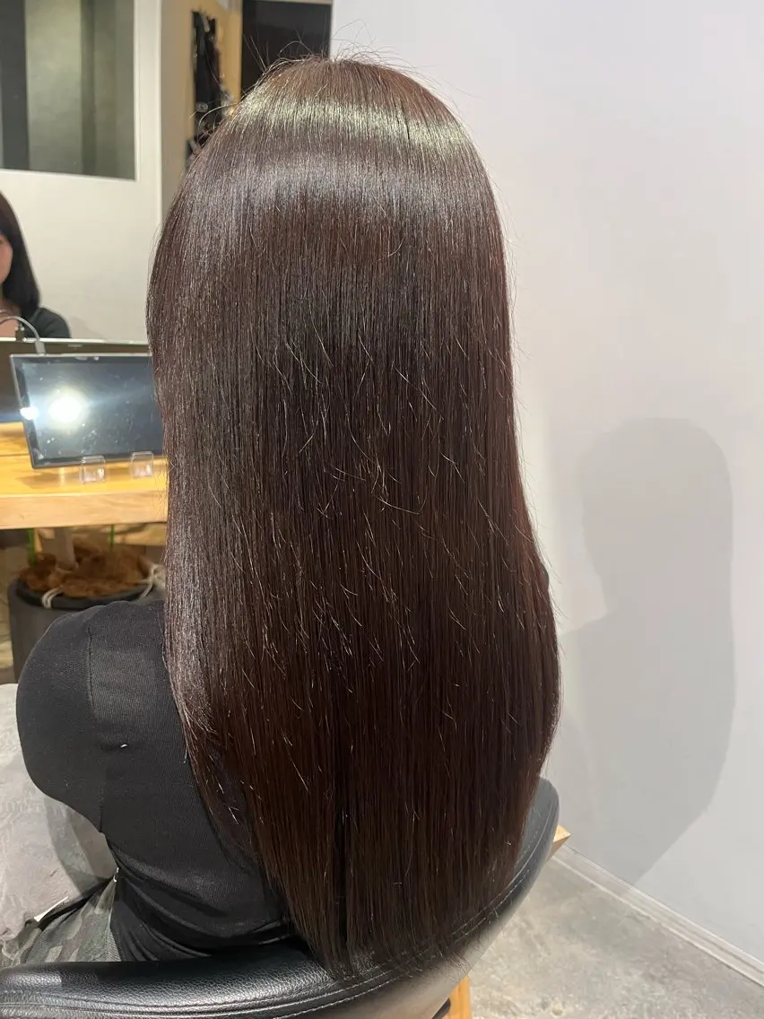 ロング カラー ブラウンカラー ダークブラウン 友 美海のヘアスタイル