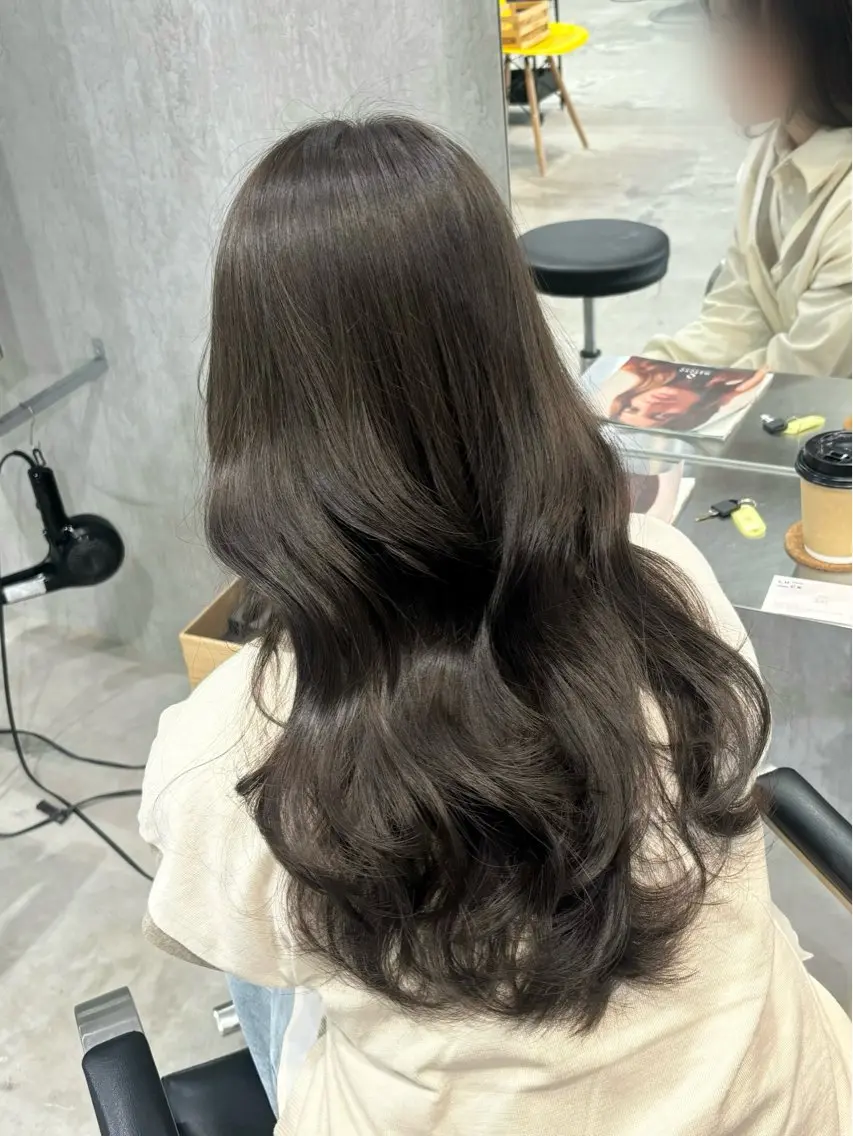 ロング 小玉 唯依のヘアスタイル