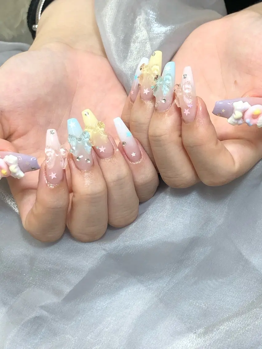 ネイル ハンドネイル Glow Minamiのネイルデザイン