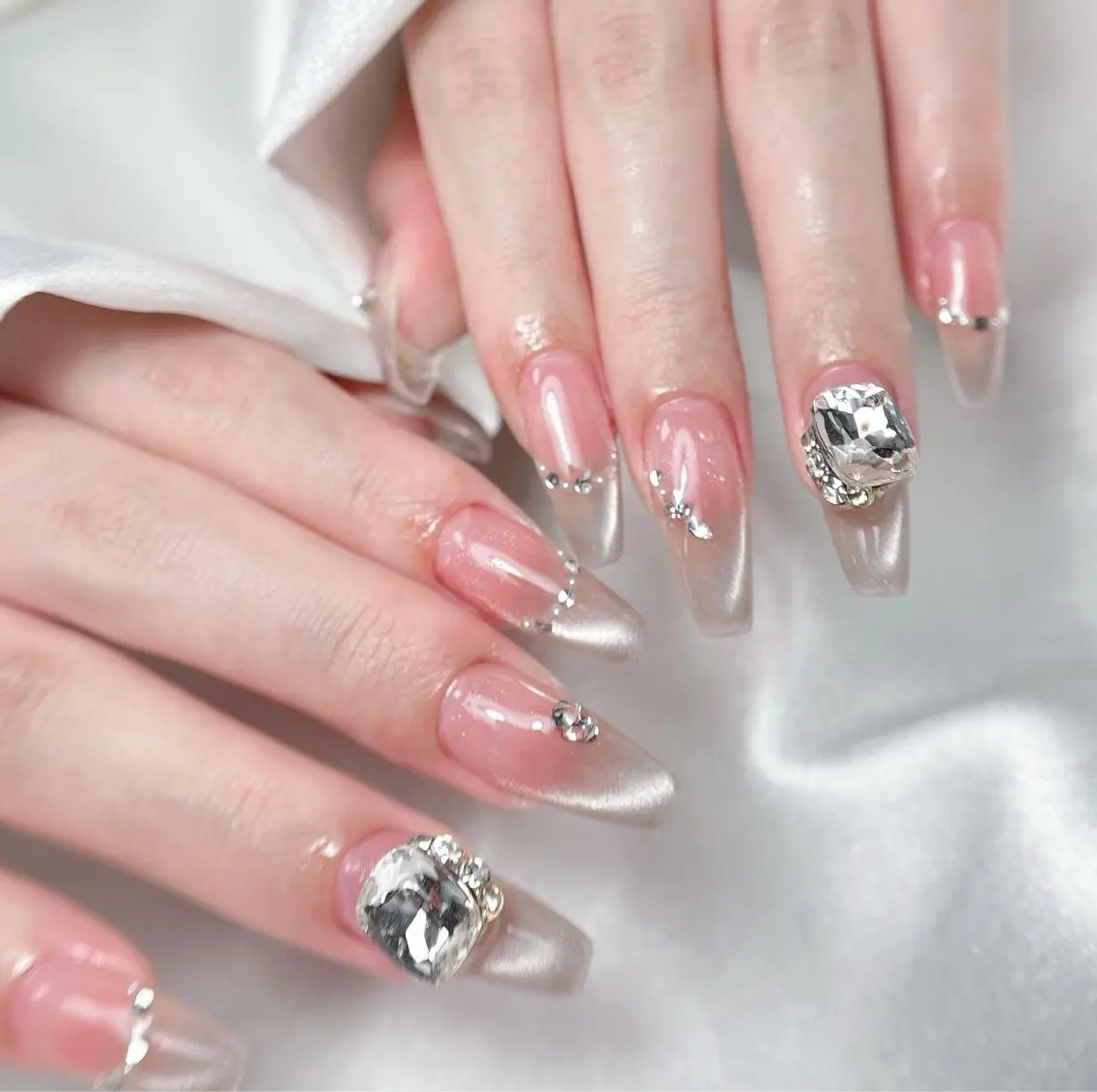 ネイル ハンドネイル ハンドケア Aura Nail ✨Ai✨のネイルデザイン