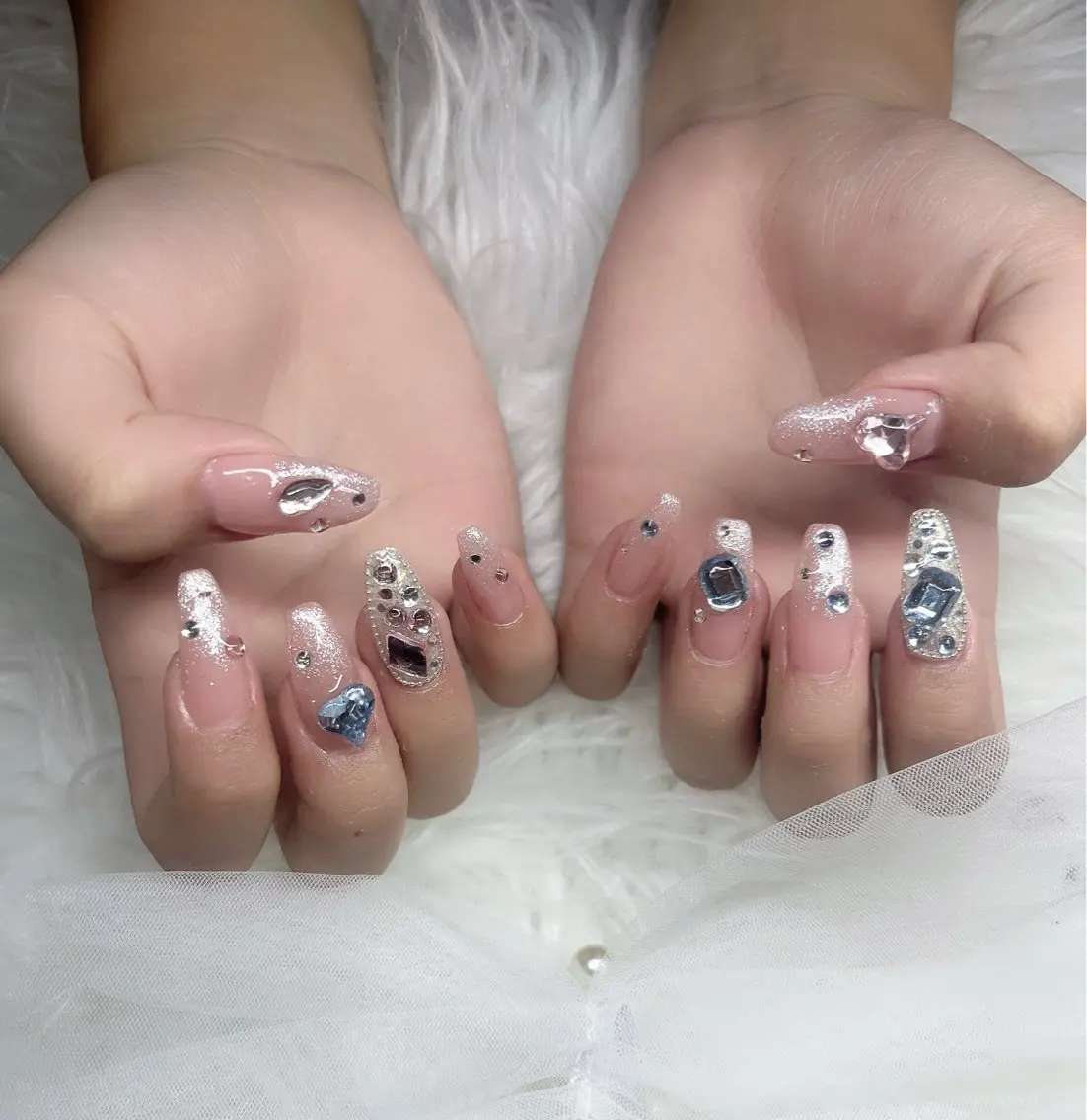 ネイル ハンドネイル YOLO NAILのネイルデザイン