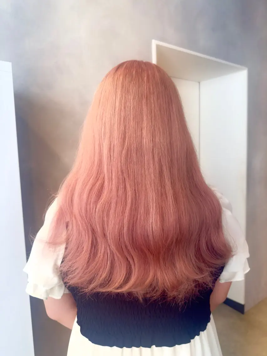 ロング カラー ブリーチ ピンクカラー ホワイトピンク カット ヘアカラー ハイトーン/うる艶 🤍カラー Mioのヘアスタイル