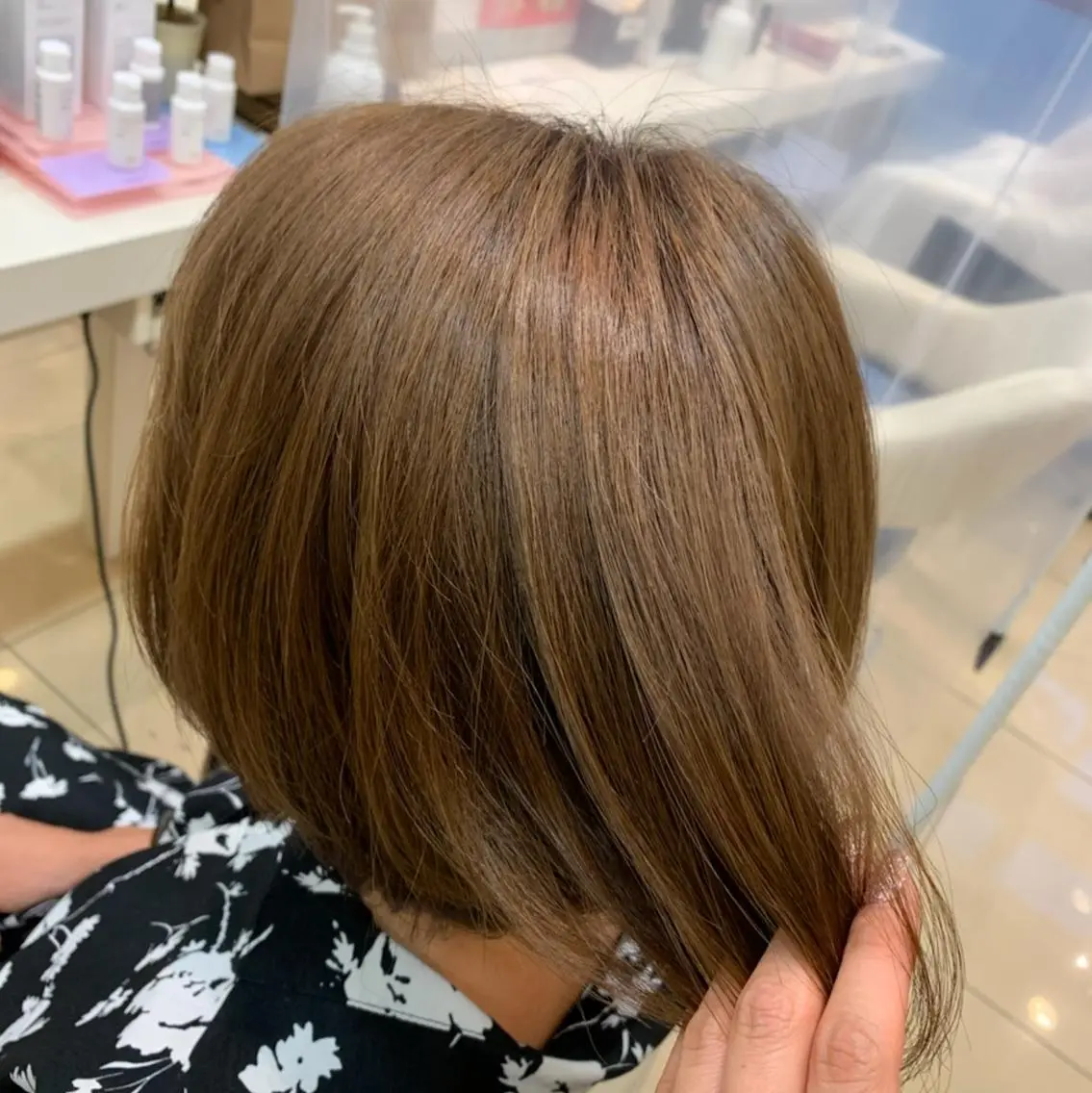 ショート カラー ベージュカラー ブリーチ ハイトーンカラー ブリーチなしカラー Hair&Cafe Matty’sのヘアスタイル