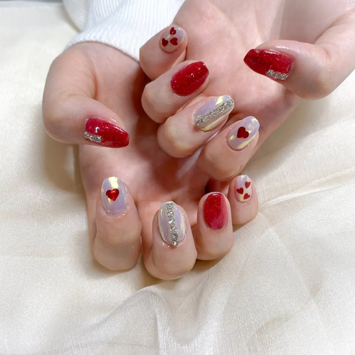 ネイル アートネイル 赤色 シンプルネイル muguet🎀 chikaのネイルデザイン