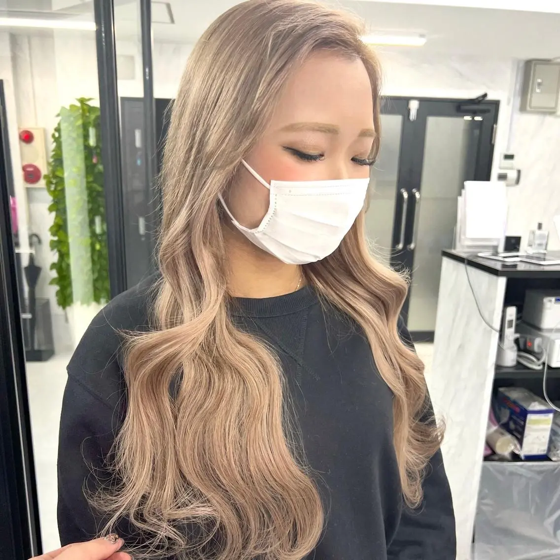 ロング カラー シールエクステ ハイトーンカラー エクステ シールエクステ特化 ハイトーン、NANAのヘアスタイル