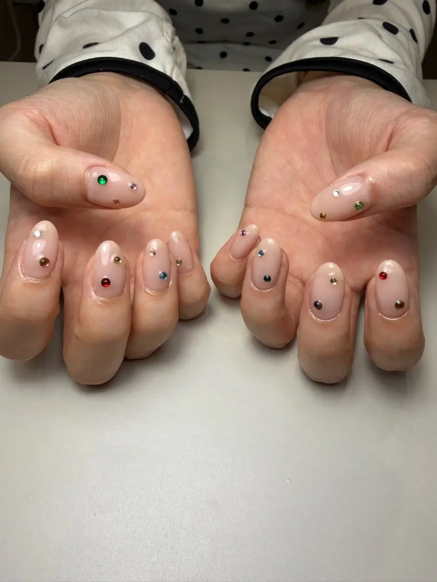 ネイル ストーンネイル ハンドネイル nailsalon amoのネイルデザイン