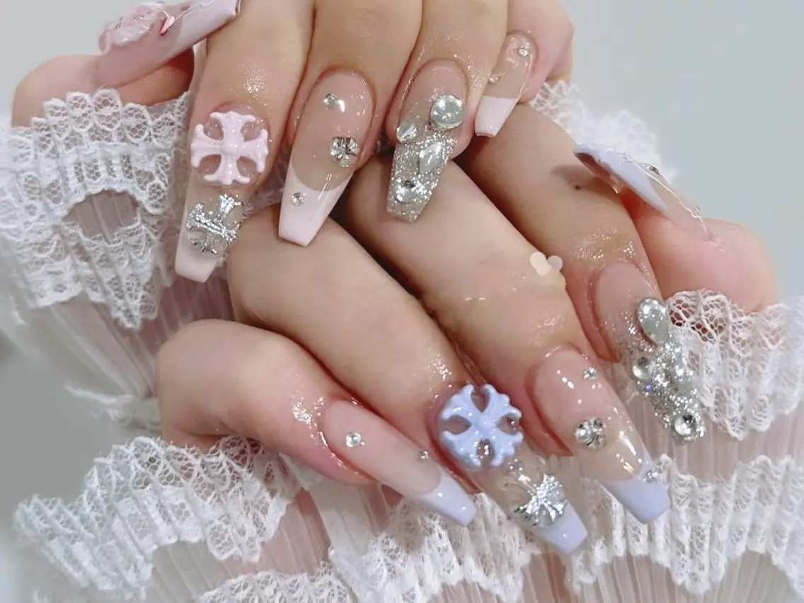 メンズ ネイル アートネイル フレンチネイル ジェルネイル キラキラネイル パラジェル ハンドネイル Bloom スカルプ専門店のネイルデザイン