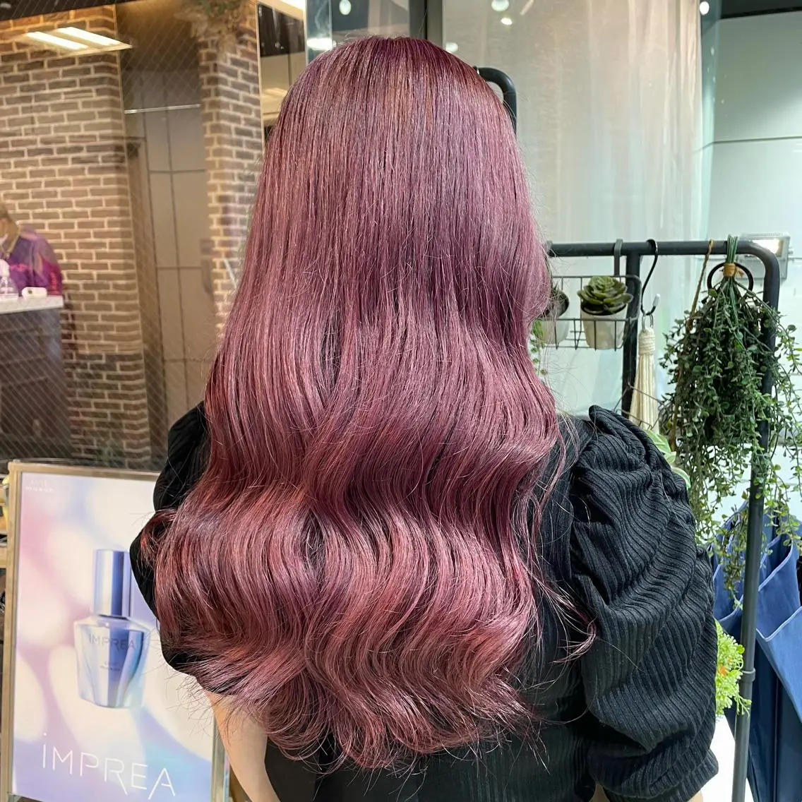 ロング カラー ピンクカラー ピンクパープル パープルカラー aya/小顔レイヤー /柔らかカラーのヘアスタイル