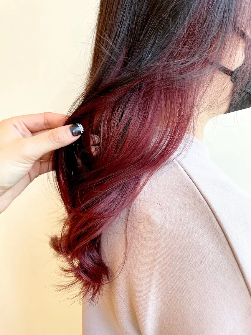 セミロング カラー パープルカラー レッドカラー カット ヘアカラー トリートメント 🦖鶴岡 香純🦖のヘアスタイル
