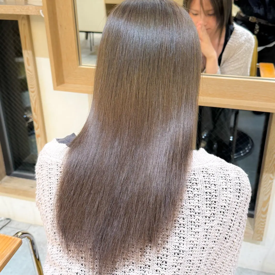 セミロング レイヤーカット ヘアカラー トリートメント ✨️うる艶カラー 🫧吉松佳穂🫧のヘアスタイル