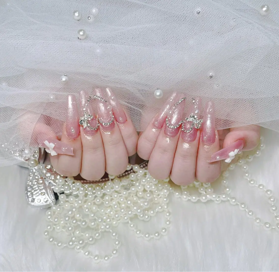 ネイル チークネイル フレンチネイル ジェルネイル ガラスフレンチ 韓国ネイル ハンドネイル GOHOUBI Nail 心斎橋店のネイルデザイン