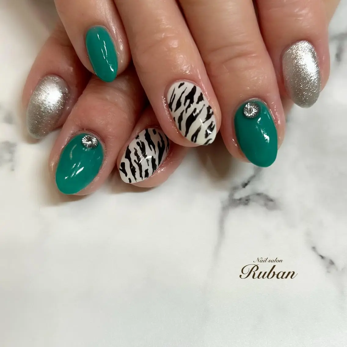 ネイル アニマル柄 Nail salon Rubanのネイルデザイン