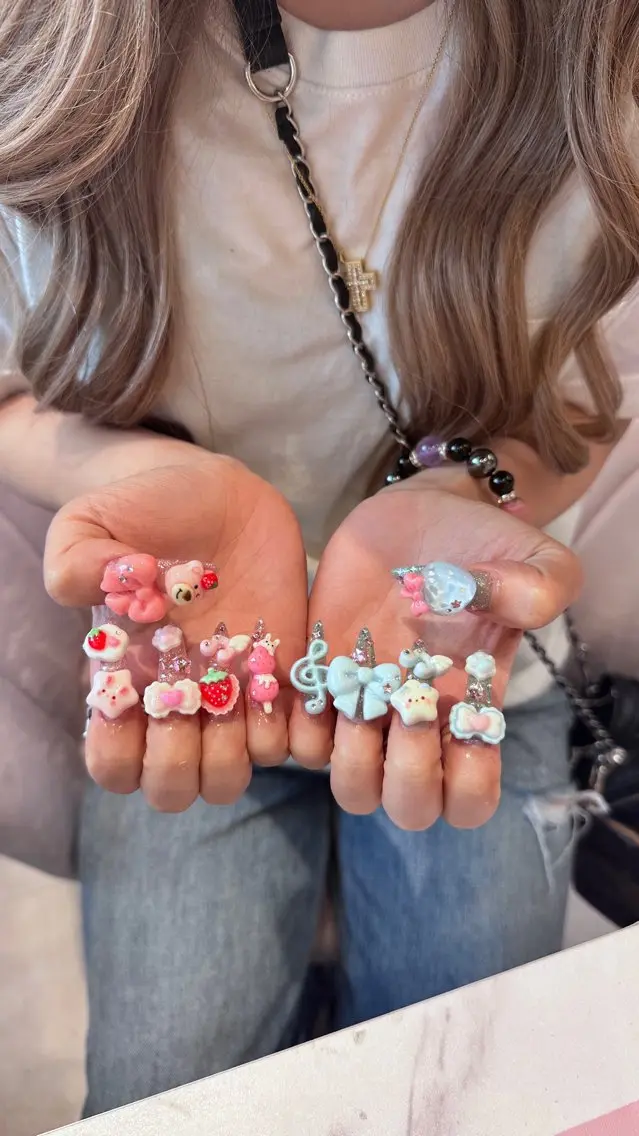 ネイル ジェルネイル 韓国ネイル 持ち込み シンプルネイル ワンホンネイル ハンドネイル 🎀Aura. Yurachanのネイルデザイン