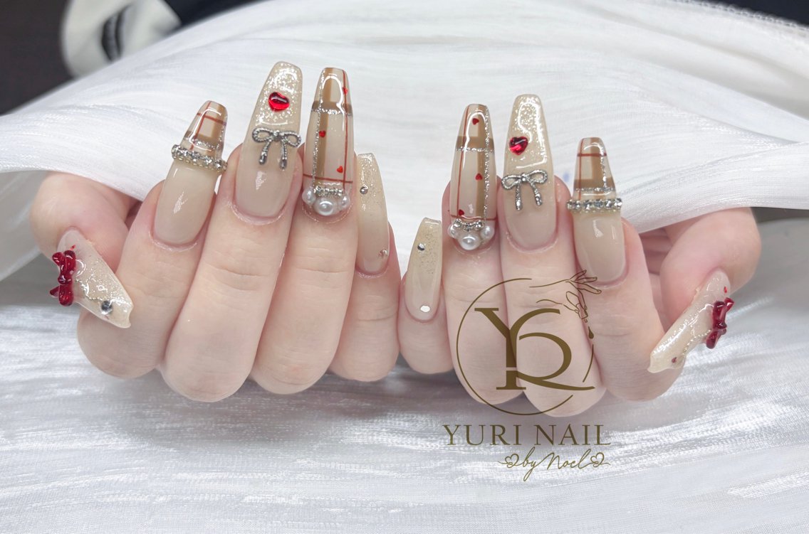 ネイル ハンドネイル YURI Nail NARITAのネイルデザイン
