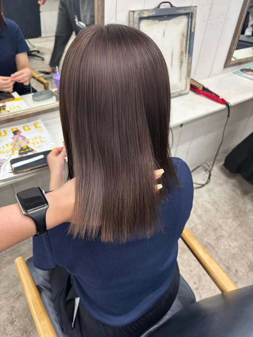 ミディアム カラー ブリーチ カット ヘアカラー トリートメント Ann./艶髪 /レイヤーカットのヘアスタイル