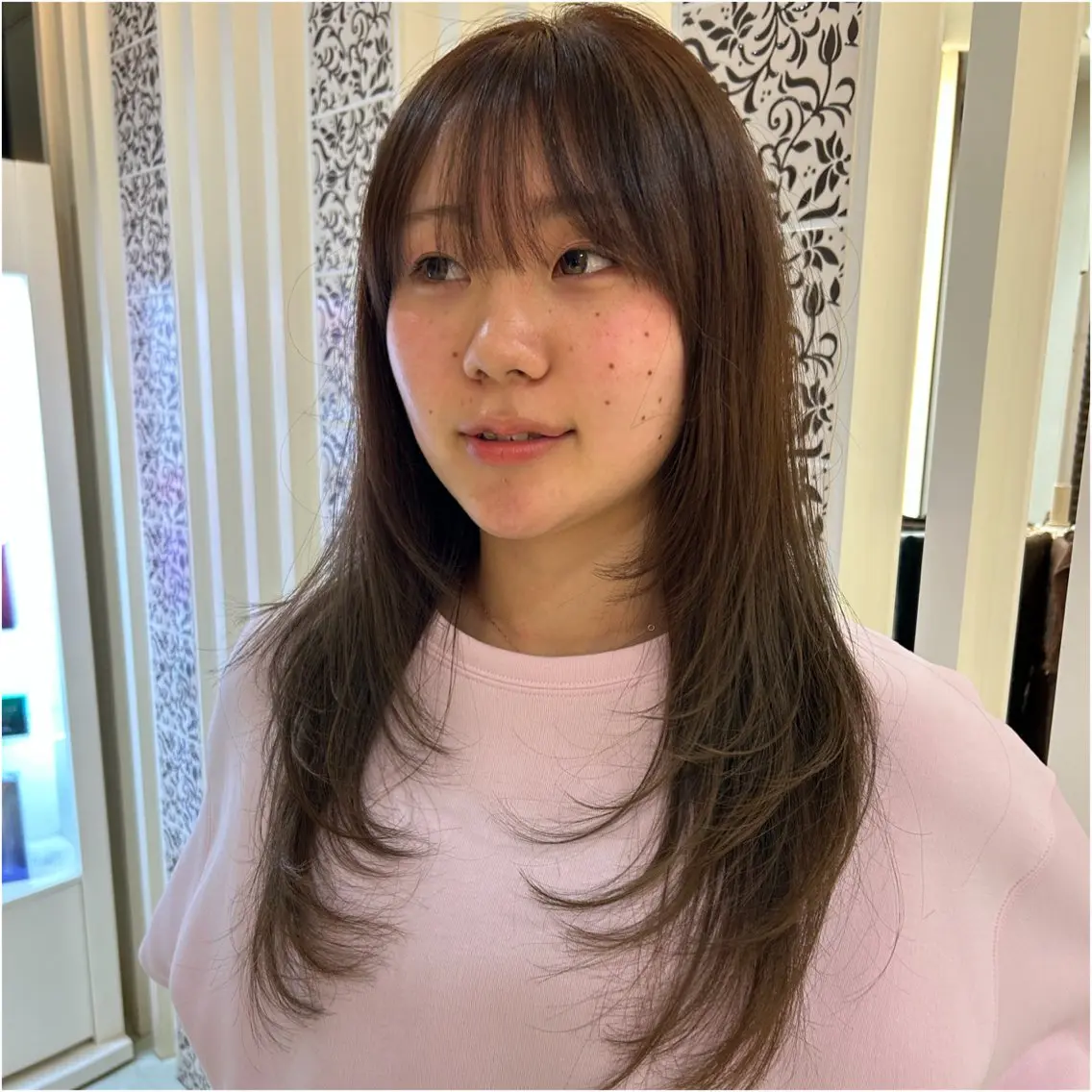 セミロング レイヤーカット 小顔カット カット 髪質改善|レイヤー| 三宅星哉のヘアスタイル