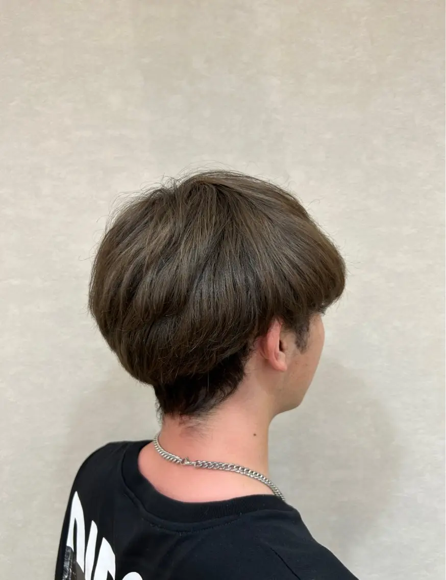 ショート カラー メンズ メンズブリーチ ブリーチ 透明感カラー 根石 結菜のヘアスタイル